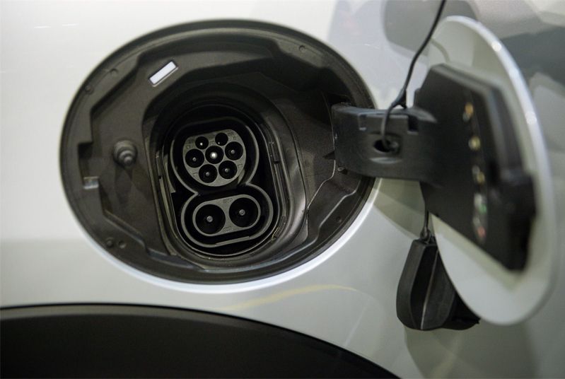 EV charging CCS plug